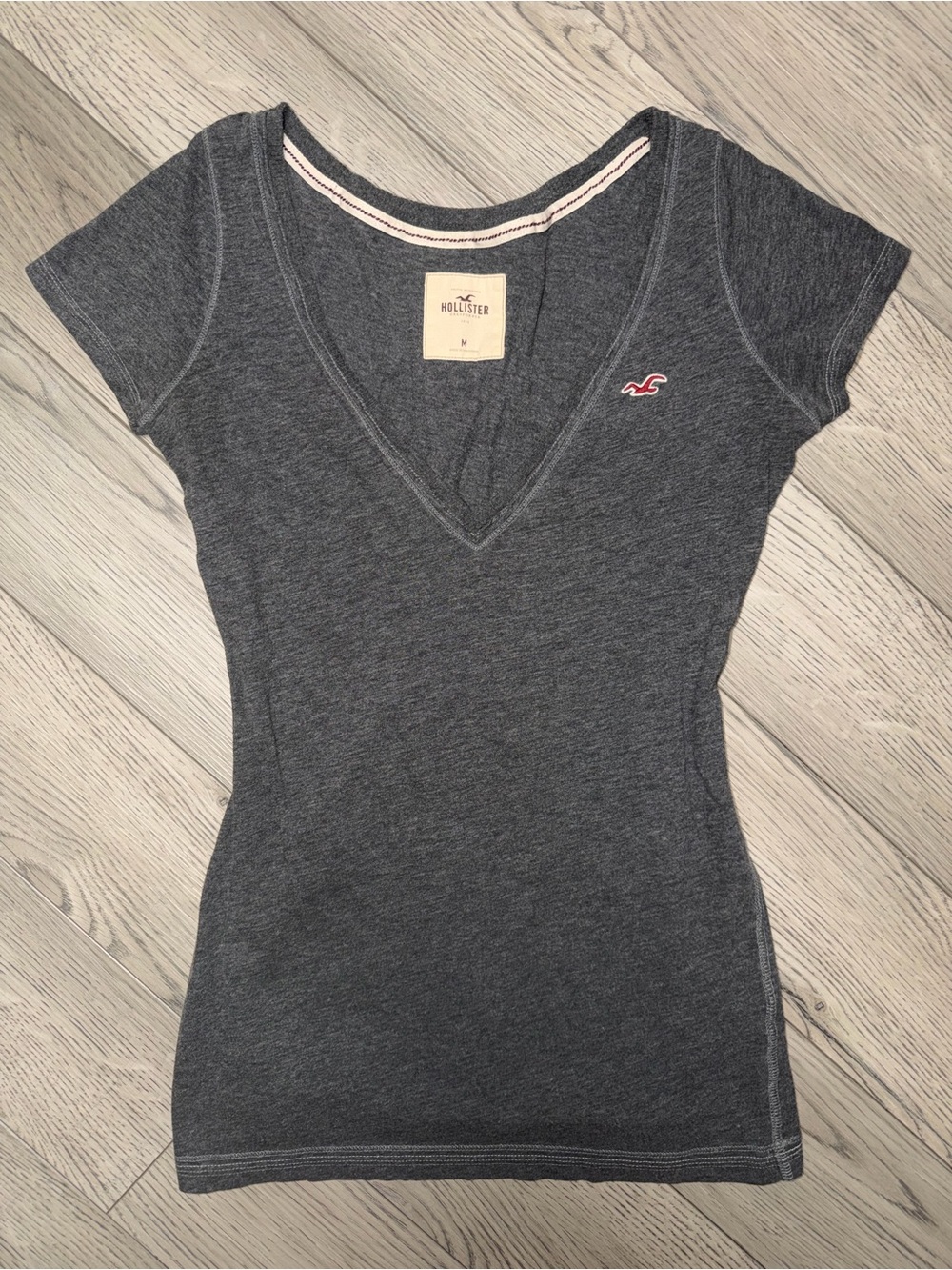 Vintage Y2K Hollister fitted v neck Bella swan